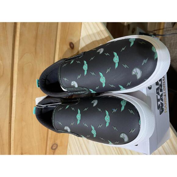 NIB Ground Up Star Wars The Mandalorian Slip On Shoes Unisex Adult US M 9 W 10.5 - Picture 1 of 6